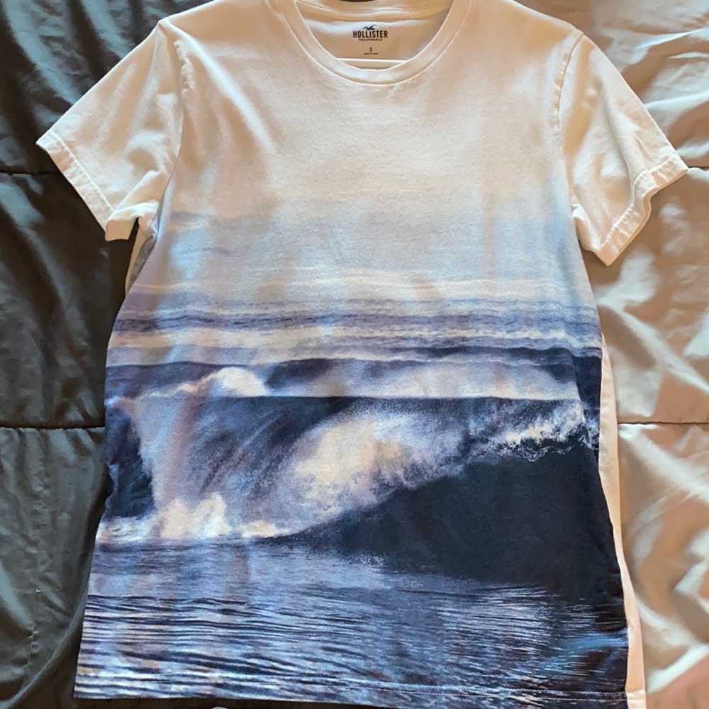 Hollister Graphic Tee Men Small